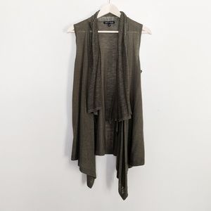 Green Sleeveless Open Front Cardigan Size Medium